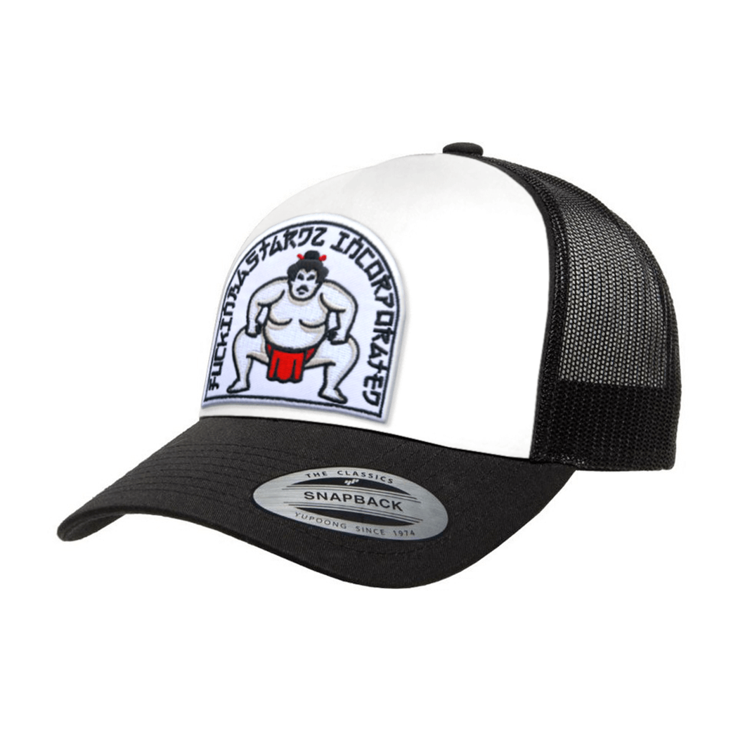 Sumo trucker cap B/W with embroidered patch featuring a sumo wrestler design.