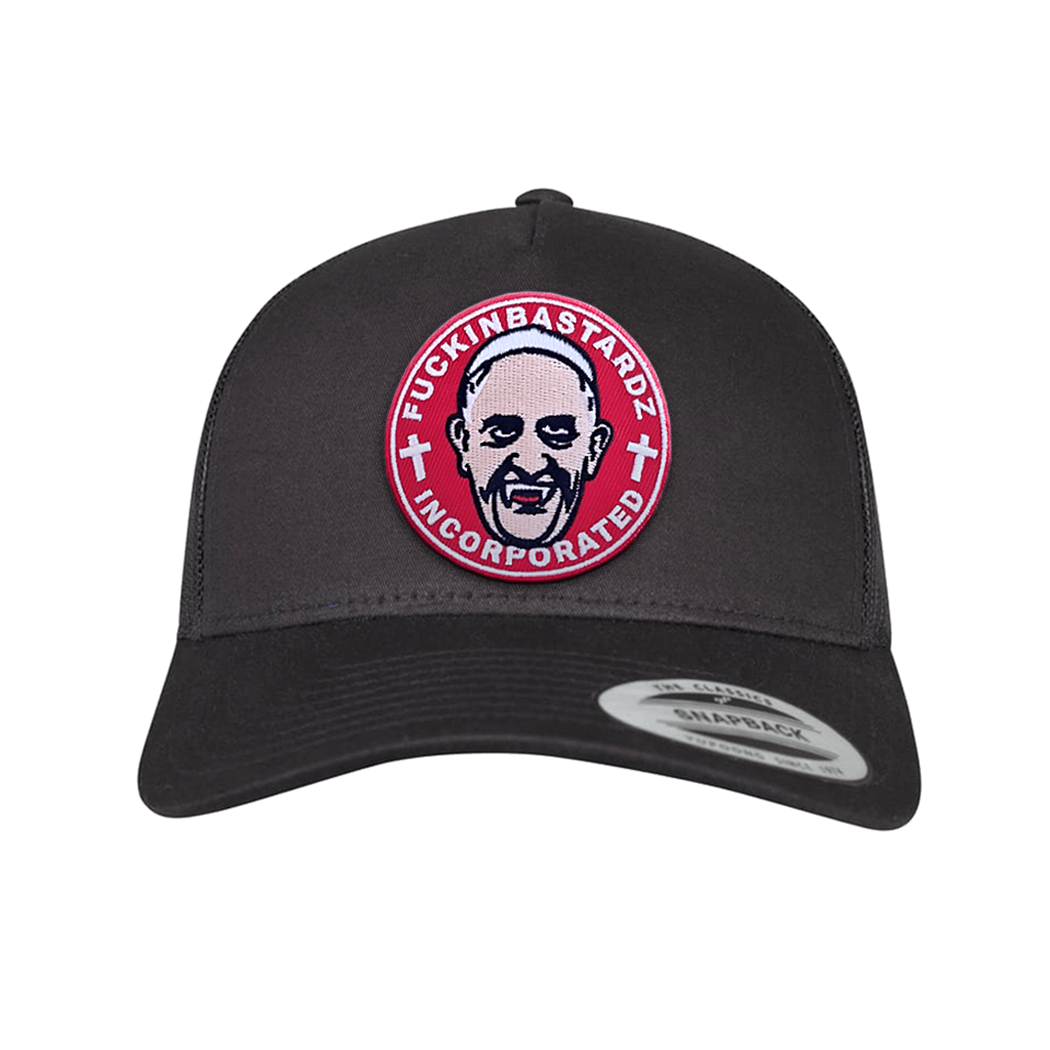 Trucker cap with Conde Pápula embroidered patch